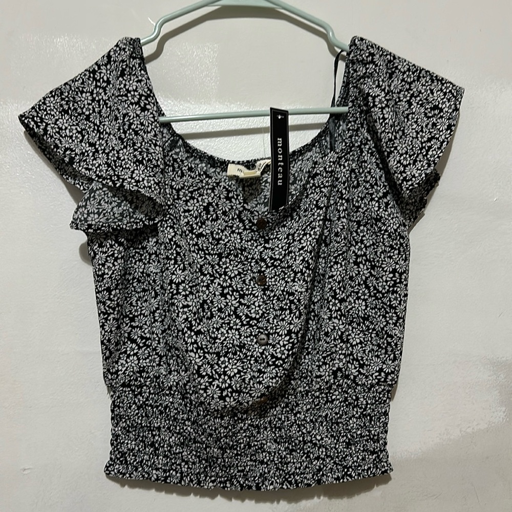 Black/white floral crop top